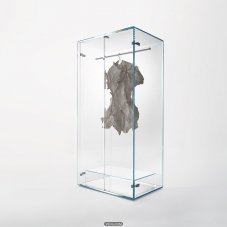 流光家具----玻璃艺术家吉冈德仁新作“棱镜椅”“棱镜橱