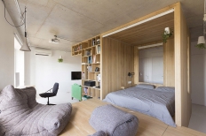 用核心体代替房间的回廊式小住宅－Gorki公寓/ Ruetemple