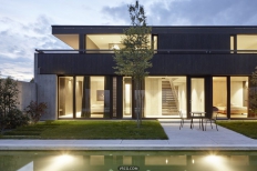 DM住宅，混凝土和深色木材带来的优雅氛围