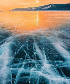 结冰的贝加尔湖，来自大自然的馈赠
