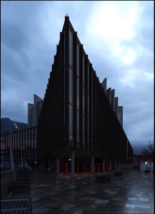 《格里格音乐厅——雨后印象》